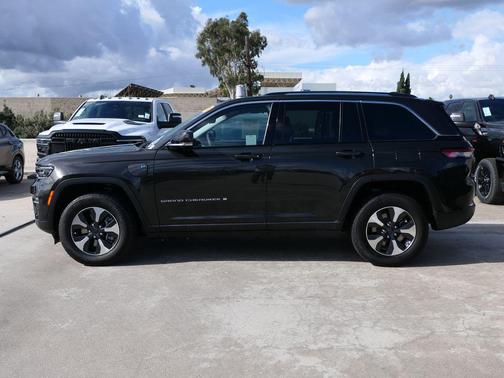 2023 Jeep Grand Cherokee 4xe Base
