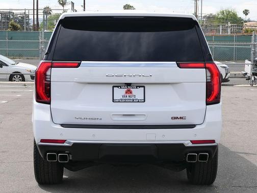 Summit White 2025 GMC Yukon XL Denali