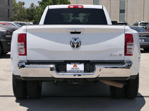 2022 RAM 3500 Big Horn Crew Cab 4x4 8' Box