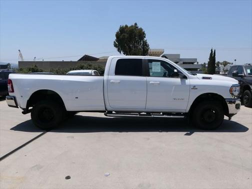 2022 RAM 3500 Big Horn Crew Cab 4x4 8' Box