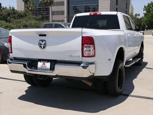 2022 RAM 3500 Big Horn Crew Cab 4x4 8' Box