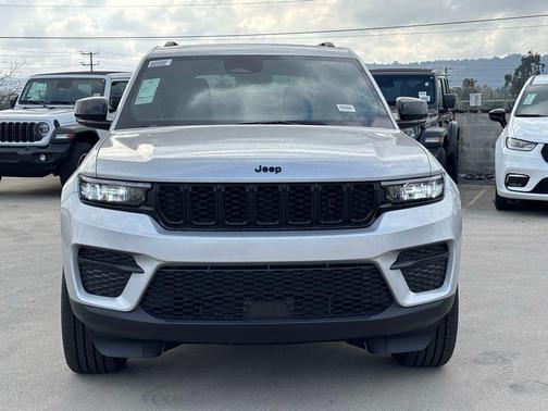 2025 Jeep Grand Cherokee Altitude