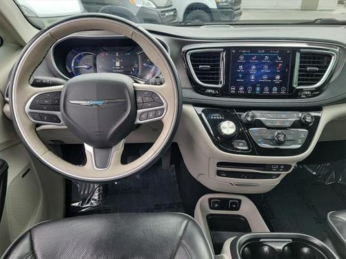 2018 Chrysler Pacifica Hybrid Limited