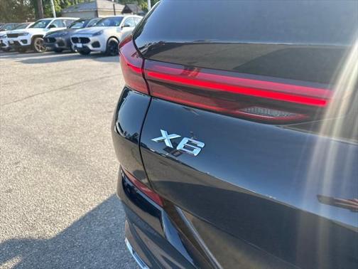 2025 BMW X6 xDrive40i