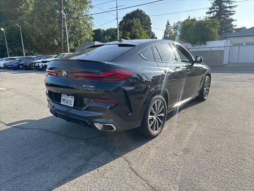 2025 BMW X6 xDrive40i