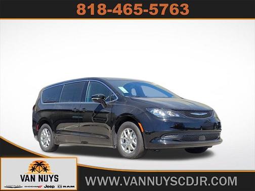 2025 Chrysler Voyager LX