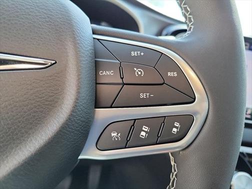 2025 Chrysler Voyager LX