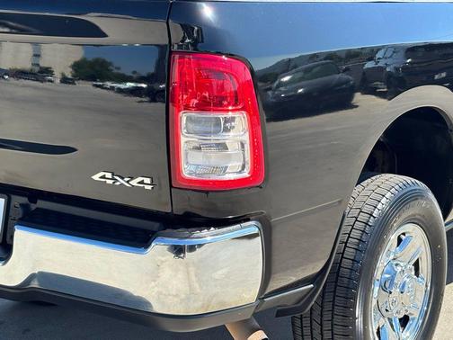 2020 RAM 3500 Tradesman Crew Cab 4x4 8' Box