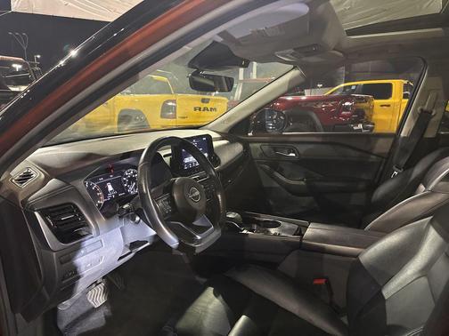 Sunset Drift Chromaflair/Super Black 2022 Nissan Rogue SL