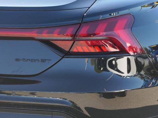 2023 Audi RS e-tron GT quattro