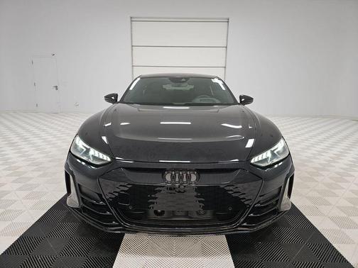 2023 Audi RS e-tron GT quattro