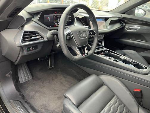 2023 Audi RS e-tron GT quattro