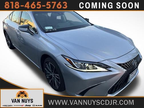 2022 Lexus ES 300h Base