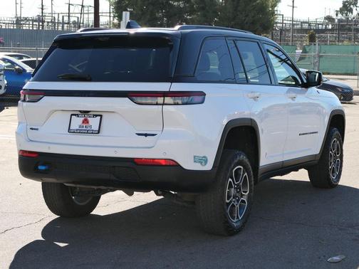 2023 Jeep Grand Cherokee 4xe Trailhawk