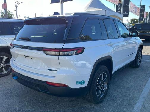 2023 Jeep Grand Cherokee 4xe Trailhawk