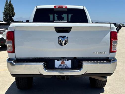 2022 RAM 2500 Tradesman Crew Cab 4x4 6'4' Box