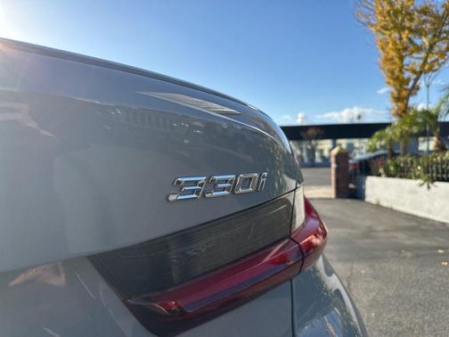 2023 BMW 330 330i