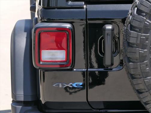 2025 Jeep Wrangler 4xe Willys