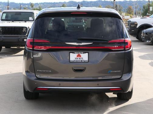 2023 Chrysler Pacifica Hybrid Limited