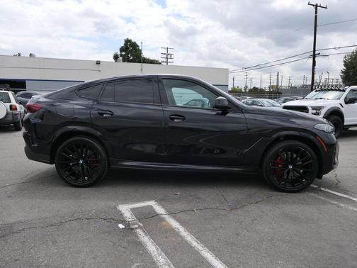 Black Sapphire Metallic 2024 BMW X6 xDrive40i