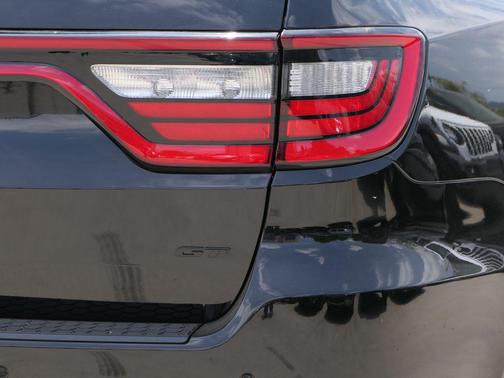 DB Black Crystal Clearcoat 2026 Dodge Durango GT RWD