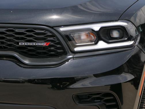 DB Black Crystal Clearcoat 2026 Dodge Durango GT RWD