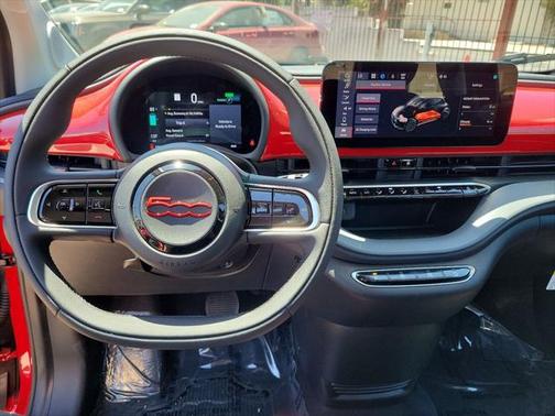 2024 FIAT 500e INSPI(RED) FWD