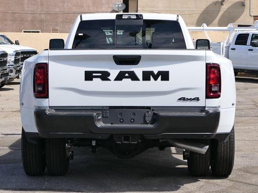 Bright White Clearcoat 2026 RAM 3500 Tradesman Crew Cab 4x4 8' Box