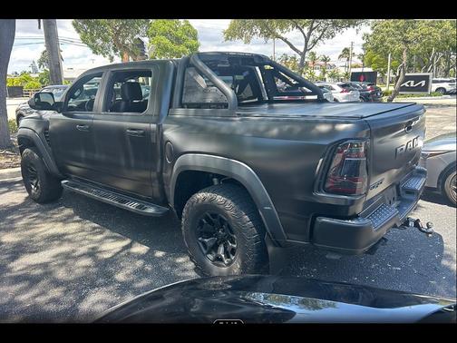 Diamond Black Crystal Pearlcoat 2022 RAM 1500 TRX