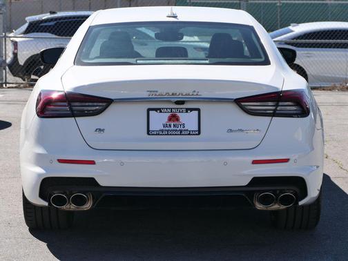 2024 Maserati Quattroporte Modena Ultima Q4