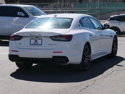2024 Maserati Quattroporte Modena Ultima Q4