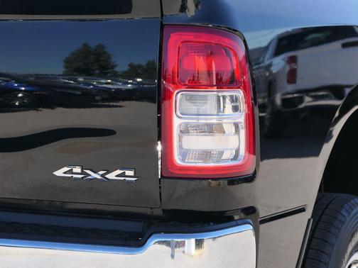 2022 RAM 2500 Tradesman Crew Cab 4x4 6'4' Box