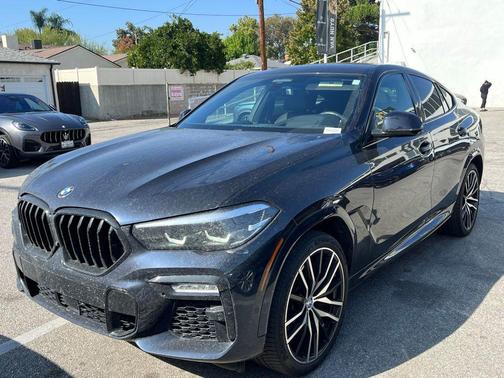 2021 BMW X6 M50i