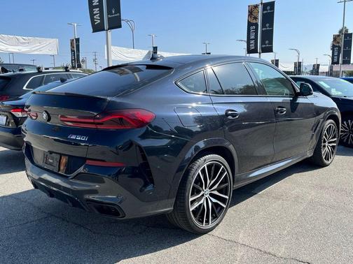 2021 BMW X6 M50i