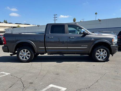 2020 RAM 2500 Limited Crew Cab 4X4 6'4' Box