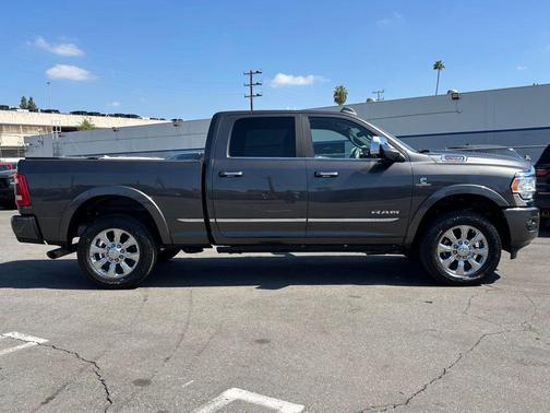 2020 RAM 2500 Limited Crew Cab 4X4 6'4' Box
