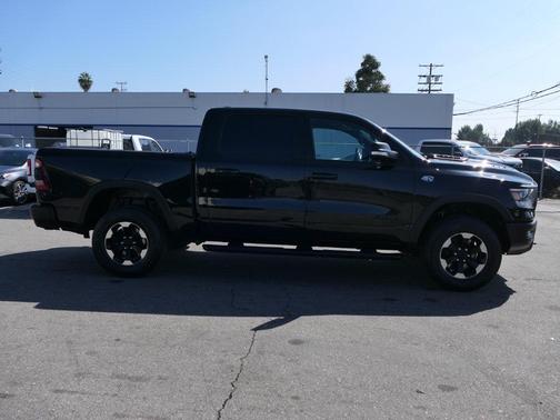 Diamond Black Crystal Pearlcoat 2020 RAM 1500 Rebel