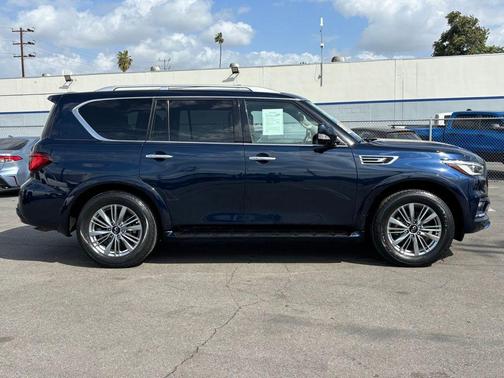 2022 INFINITI QX80 Luxe