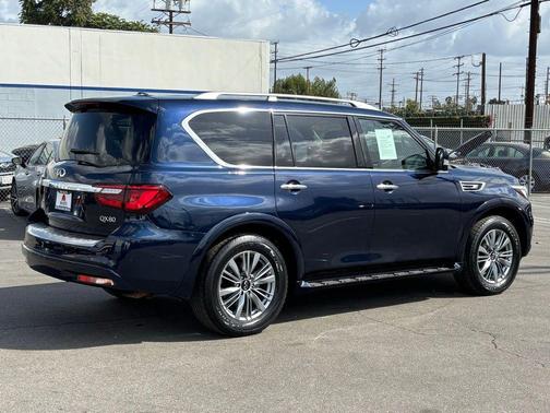 2022 INFINITI QX80 Luxe