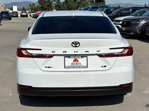 2025 Toyota Camry LE