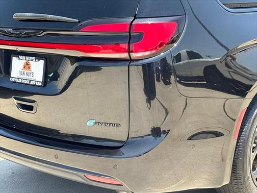 2022 Chrysler Pacifica Hybrid Touring L