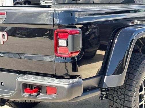 Black Clearcoat 2026 Jeep Gladiator Rubicon