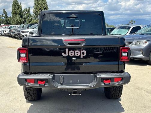 Black Clearcoat 2026 Jeep Gladiator Rubicon