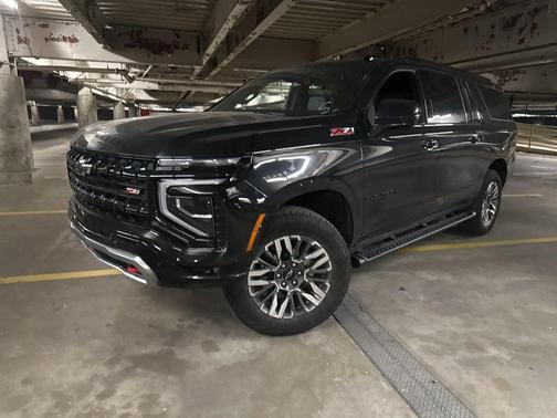 2025 Chevrolet Suburban 4WD Z71