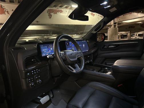 2025 Chevrolet Suburban 4WD Z71