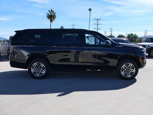 2025 Chevrolet Suburban 4WD Z71