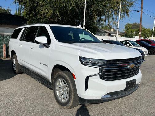 2024 Chevrolet Suburban LT