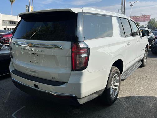 2024 Chevrolet Suburban LT
