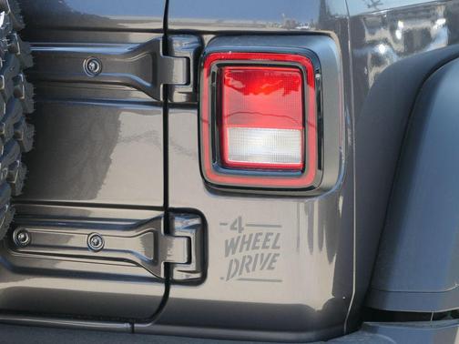 Granite Crystal Metallic Clearcoat 2026 Jeep Wrangler Willys