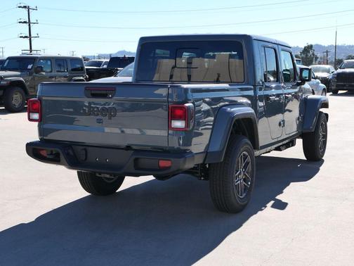 2026 Jeep Gladiator Sport S